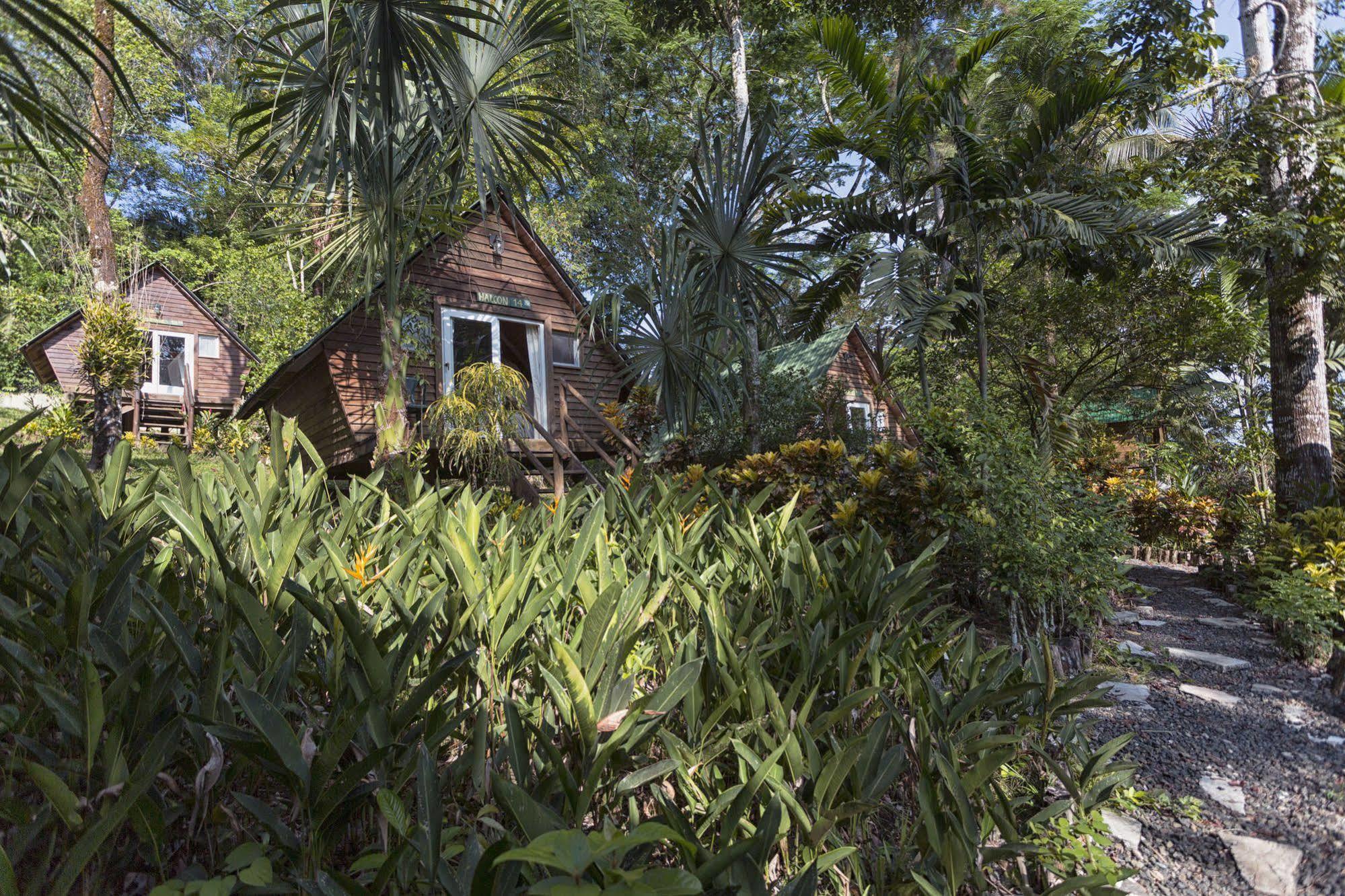 Hotel Hacienda Tijax Rio Dulce Town Buitenkant foto