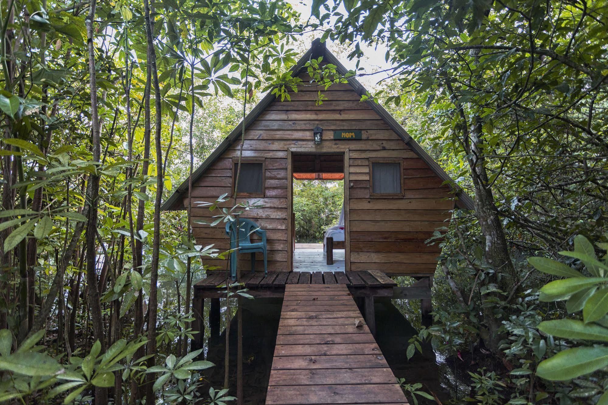 Hotel Hacienda Tijax Rio Dulce Town Buitenkant foto